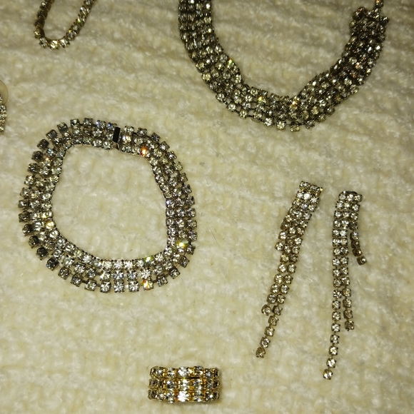 VINTAGE | STRAWBRIDGE & CLOTHIER Jewelry Lot - Picture 10 of 16